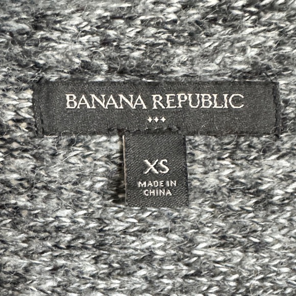 Banana Republic Gray and Black Women's Sweater - Picture 3 of 4